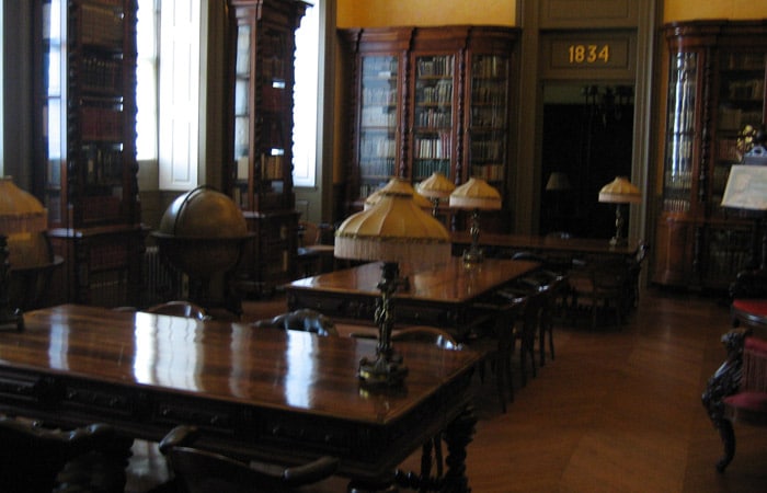 Interior del Palacio de la Bolsa qué ver en Oporto