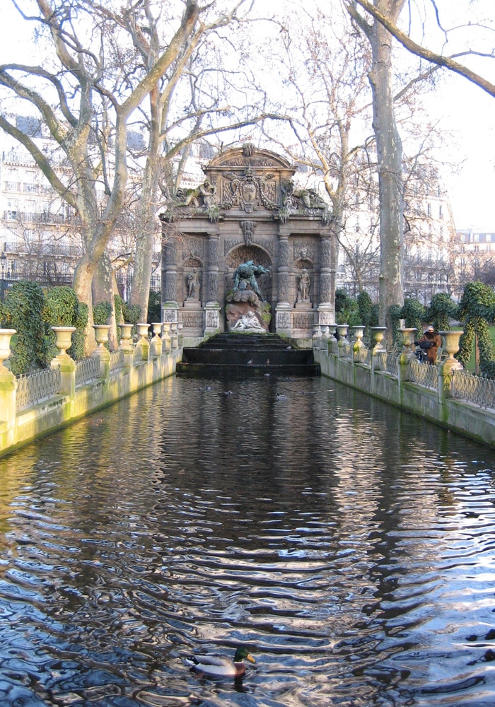 Jardines de Luxemburgo de París museo del Louvre