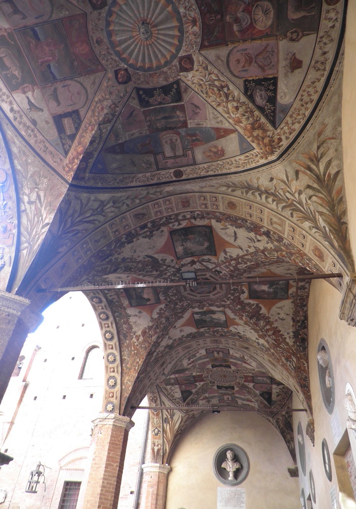Interior del Palazzo Chigi Saracini de Siena