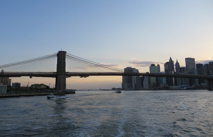 Puente de Brooklyn paseo en barco por Nueva York