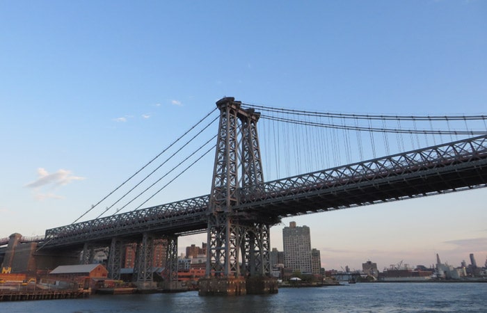 Puente de Williamsburg paseo en barco por Nueva York