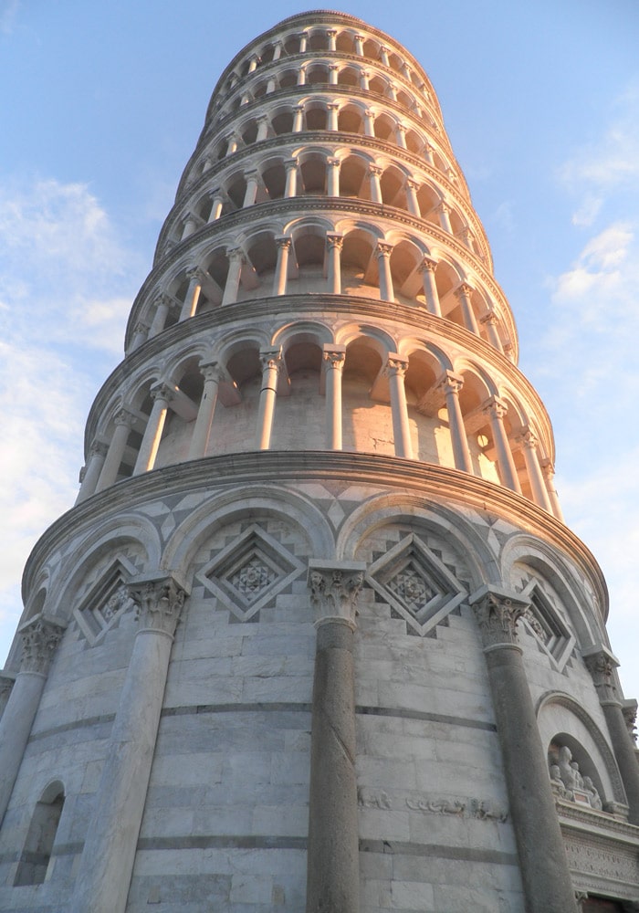 Torre de Pisa desde abajo