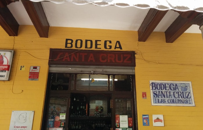 Bodega Santa Cruz tapeo por Sevilla