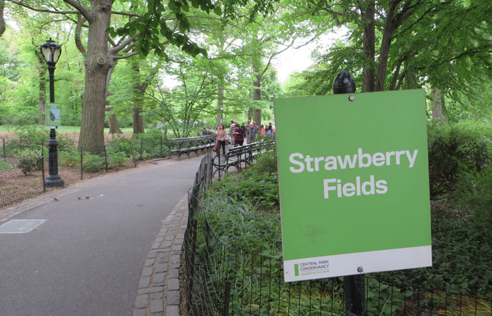 Entrada a Strawberry Fields Memorial paseo en bici por Central Park