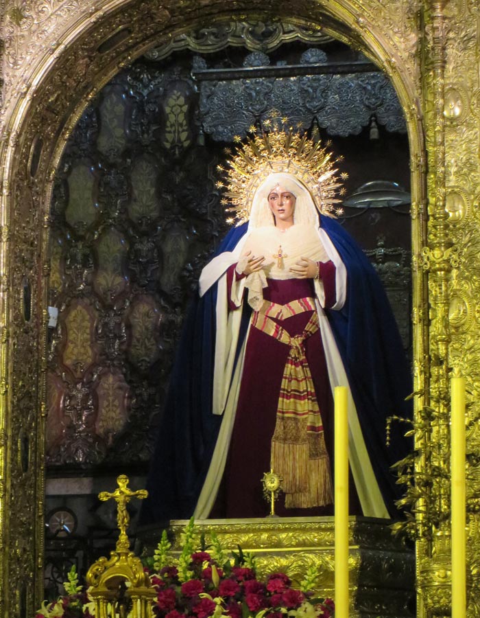 María Santísima de la Esperanza Macarena Coronada vírgenes de Sevilla