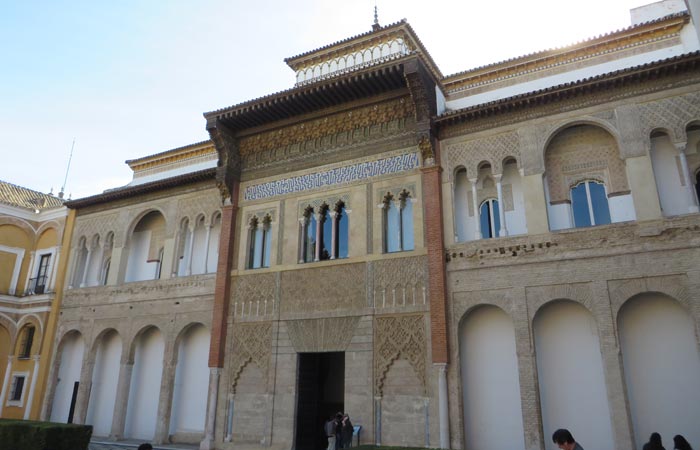 Portada del Palacio de Pedro I en los Reales Alcázares monumentos de Sevilla
