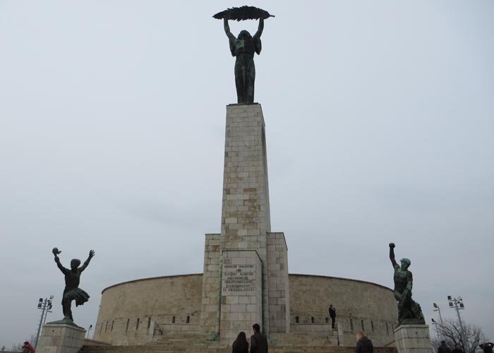 Monumento de la Liberación en la Ciudadela del Monte Gellért