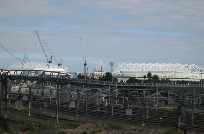 El Rod Laver Arena, detrás de las vías del ferrocarril qué ver en Melbourne