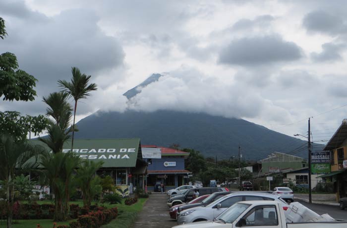 El Volcán Arenal desde La Fortuna de San Carlos
