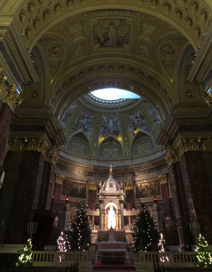 Altar mayor de la Basílica de San Esteban de Budapest