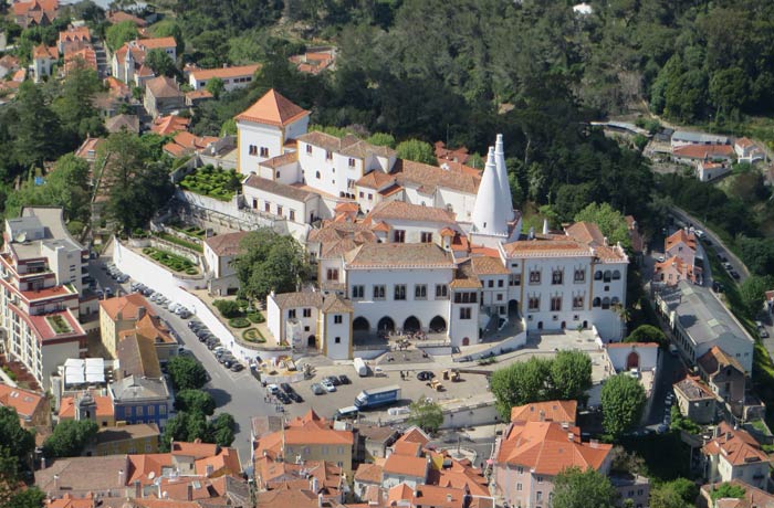 Palacio Nacional de Sintra desde el Castelo dos Mouros