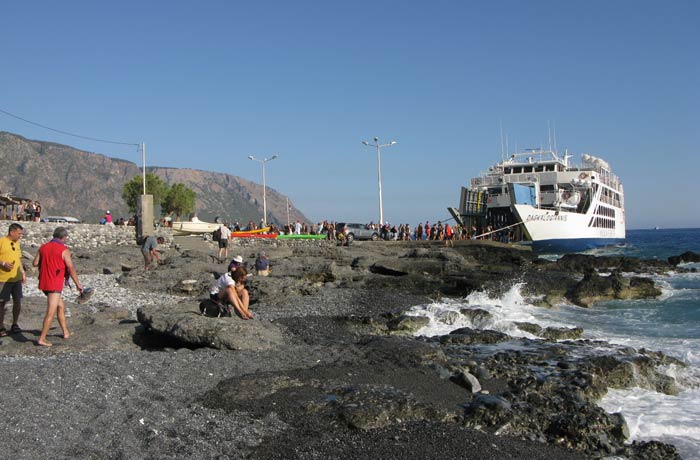 Ferri en el puerto de Agia Roumeli Garganta de Samaria