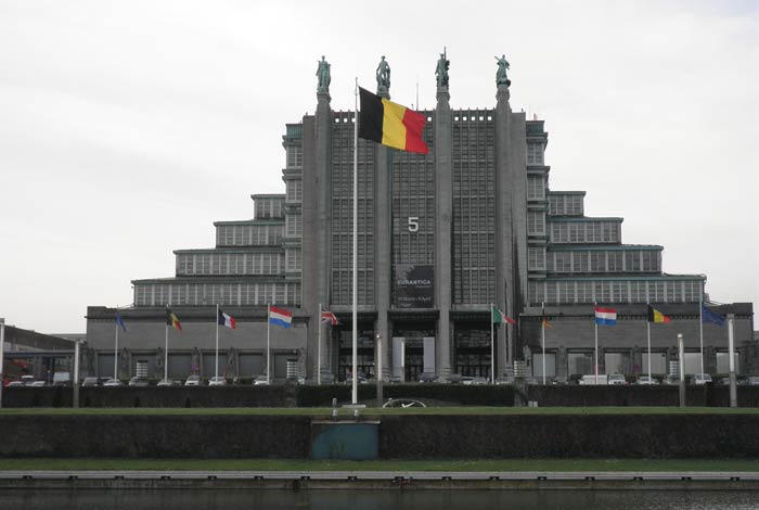 Palacio del Centenario Atomium de Bruselas
