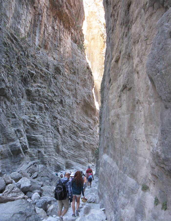 Camino de las Puertas de Hierro, el punto más estrecho de la Garganta de Samaria