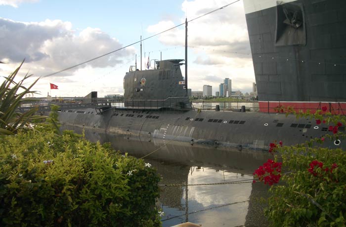 Submarino Scorpion visitar el Queen Mary