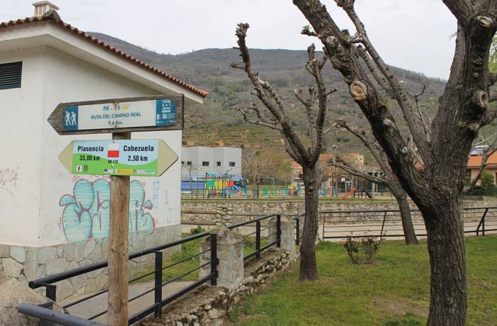 Inicio de la ruta entre Navaconcejo y Piornal senderismo en el Jerte