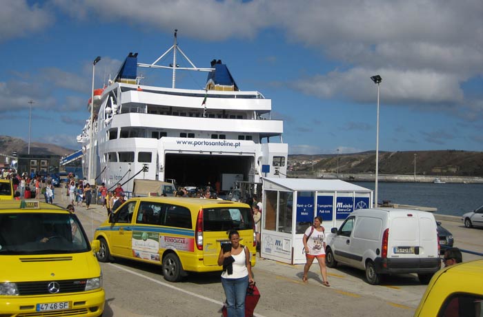 Ferri que cubre la línea entre Madeira y Porto Santo Una semana en Madeira