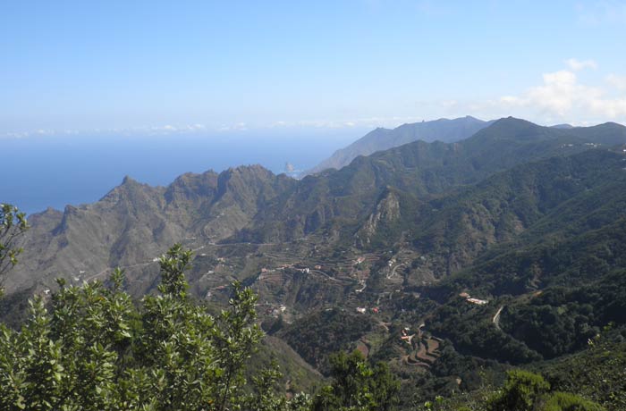 Vista del macizo de Anaga con el Atlántico al fondo qué ver en Tenerife