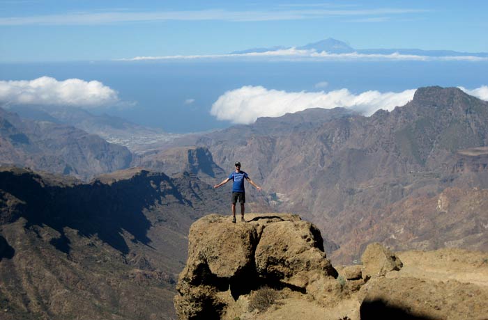 Pablo en el Roque Nublo qué ver en Gran Canaria