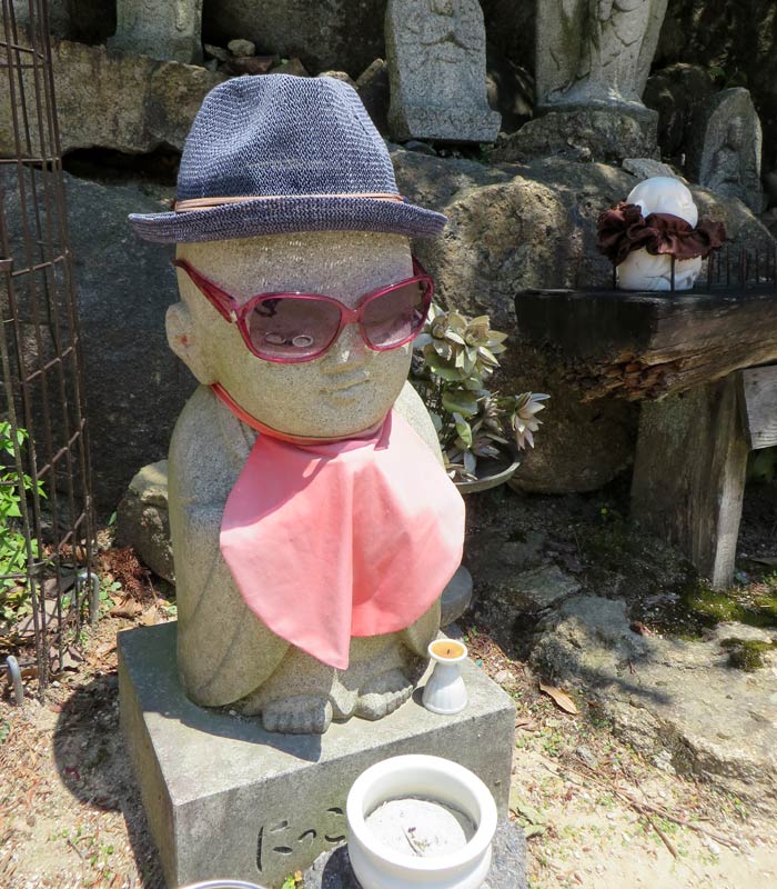 Un jizo en un templo de la isla de Itsukushima curiosidades de Japón