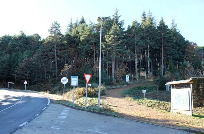 Lugar en el que comienza la ruta junto a la Casa del Parque Natural Las Batuecas-Sierra de Francia Portilla Bejarana