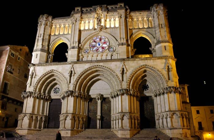 La Catedral de Santa María y San Julián de Cuenca, de noche que ver en Cuenca