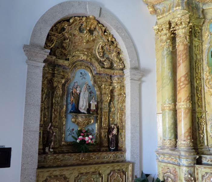 Virgen de Fátima en uno de los altares de la capilla Capela do Senhor da Pedra