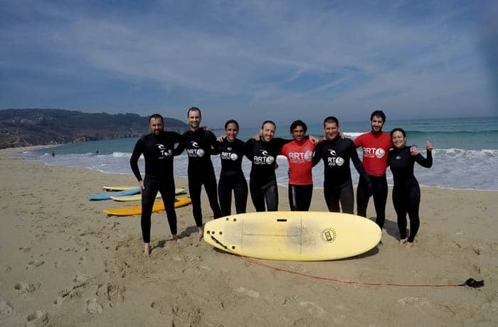 Con compañeros blogueros y los monitores surfear en Galicia