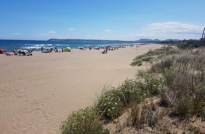 Vista de la playa de Sant Pere Pescador mejores calas de la Costa Brava