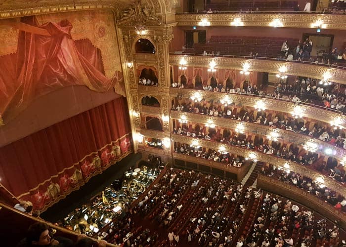 Minutos antes de comenzar el ballet en el Teatro Colón de Buenos Aires Argentina por libre