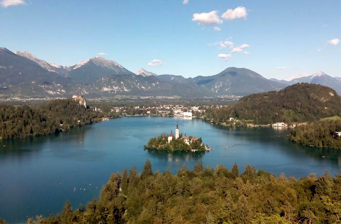 Vista de Bled y su isla ruta por Eslovenia