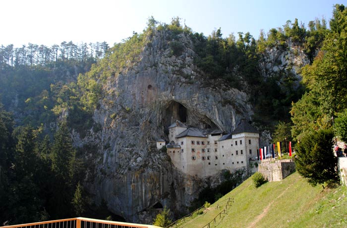 Castillo de Postojna ruta por Eslovenia