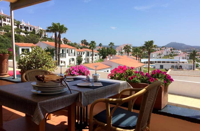 Terraza del Café del Nord comer en Menorca