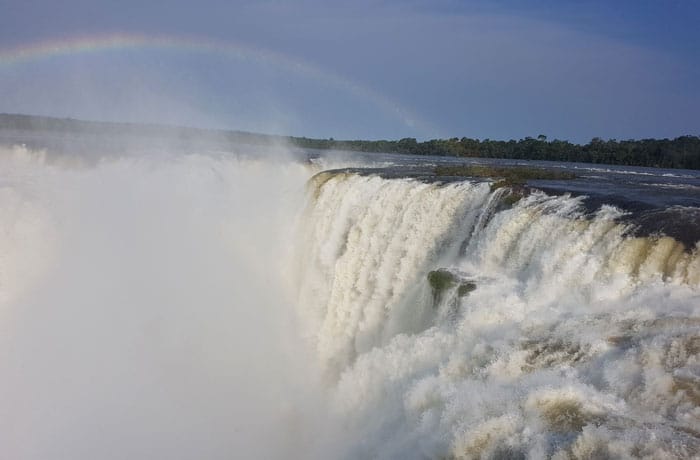 Arcoíris en la Garganta del Diablo Cataratas del Iguazú