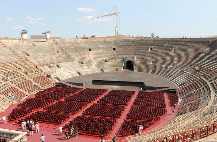 Panorámica del interior de la Arena de Verona