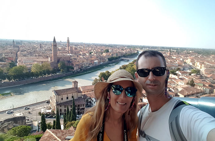 Selfie con las vistas de Verona desde la colina de San Pietro