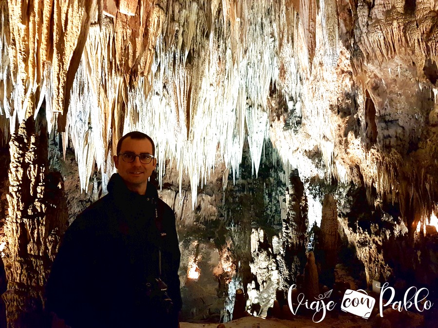 Una de las salas de las cuevas de Valporquero