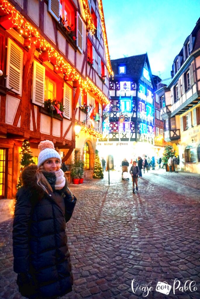 Ambiente navideño en las calles de Colmar que ver en Alsacia