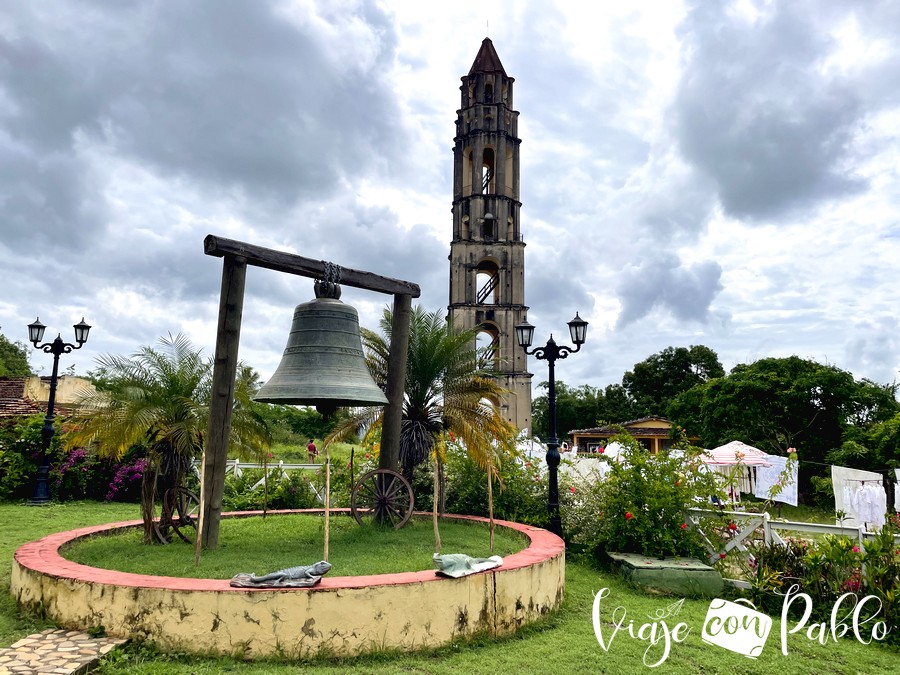 Campanario y campana de Manaca Iznaga