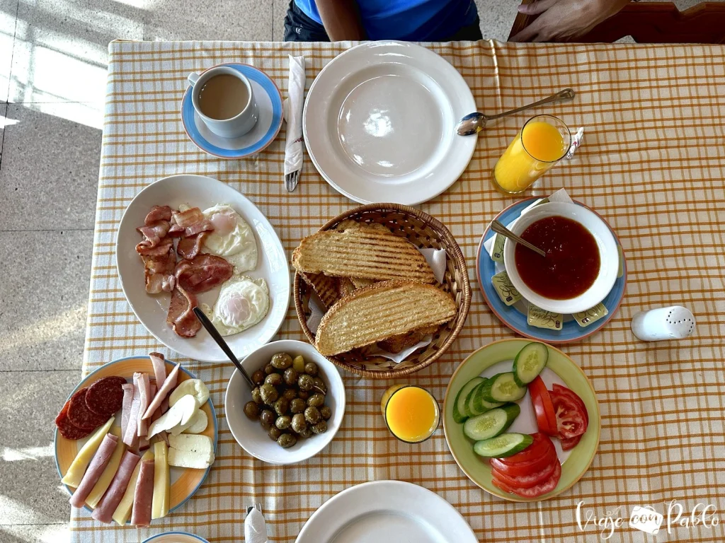 Desayuno del hotel Mountain Rose Garden 